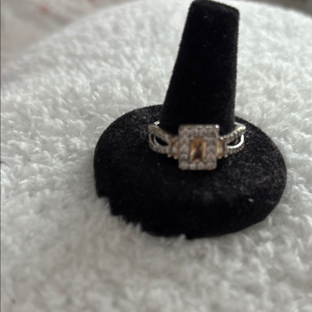 Elegant Silver and Gold Women's Ring
